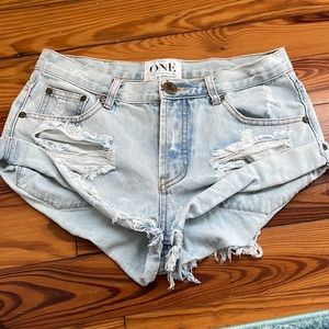 One teaspoon shorts, size 26